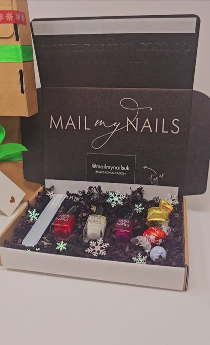 Snowglow Christmas Nail Polish Gift Set